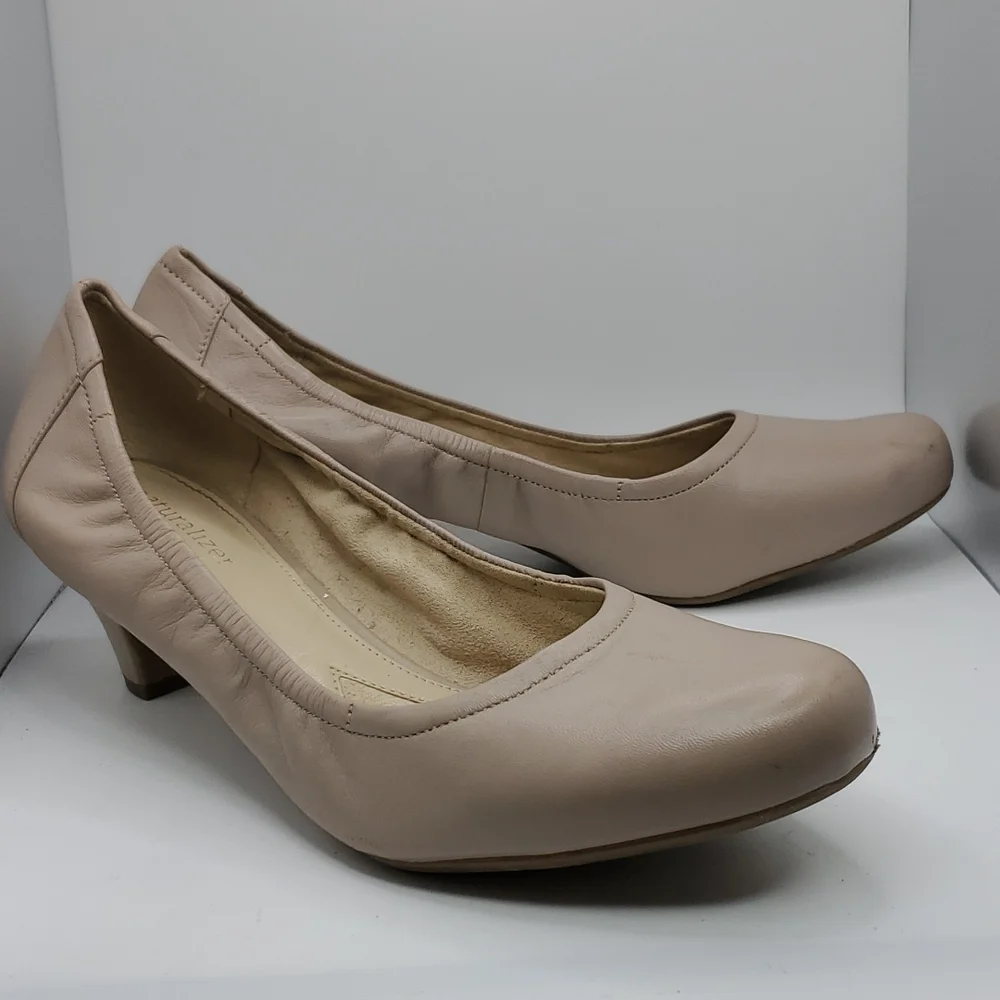 Naturalizer Nude Beige Leather Low Heel Pumps